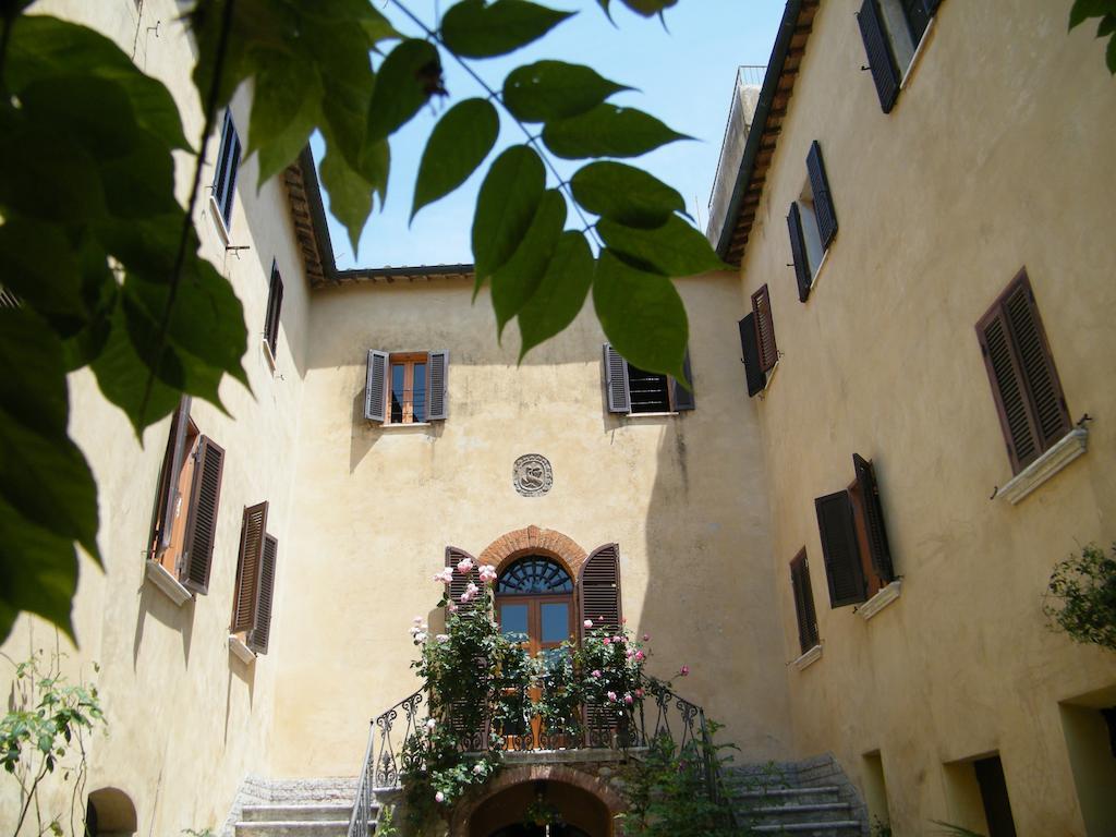 B&B Il Glicine Montefollonico Exterior photo